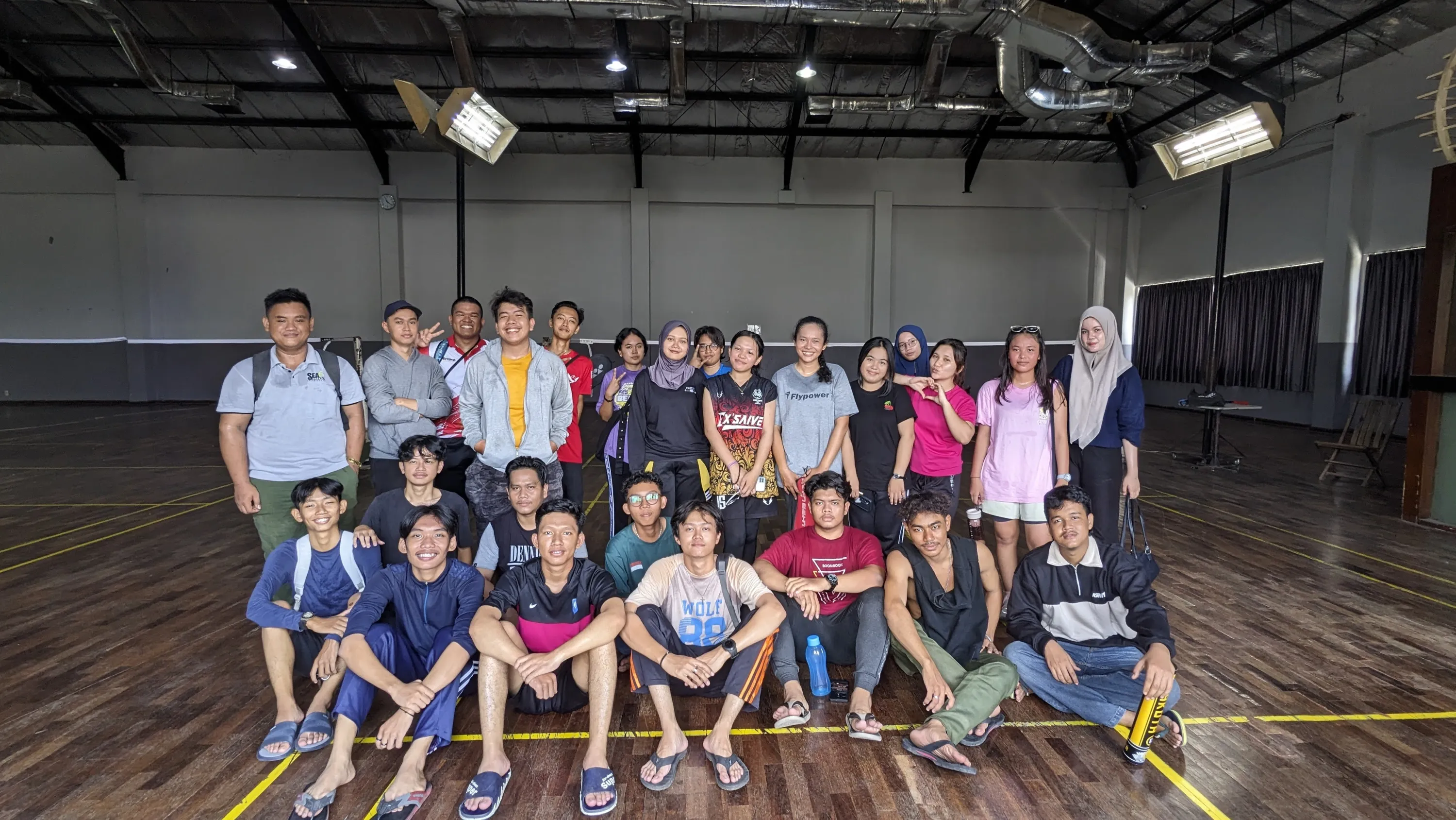 Fun Badminton TRPL: Semarak Kekompakan di Lapangan